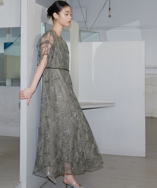 タックスリーブエンブロイダリードレス / tuck sleeve embroidery