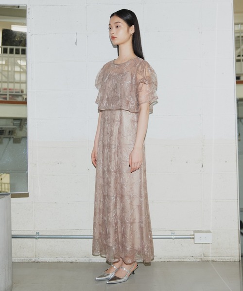 ANDRESD(アンドレスド)の「タックスリーブエンブロイダリードレス / tuck sleeve embroidery dress(ドレス・レディース・ベージュ/ブルー/カーキ/ネイビー・S/L/M)」の5枚目の写真