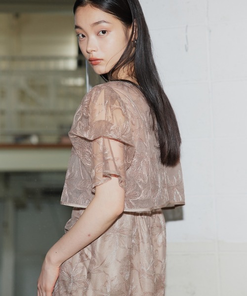ANDRESD(アンドレスド)の「タックスリーブエンブロイダリードレス / tuck sleeve embroidery dress(ドレス・レディース・ベージュ/ブルー/カーキ/ネイビー・S/L/M)」の11枚目の写真