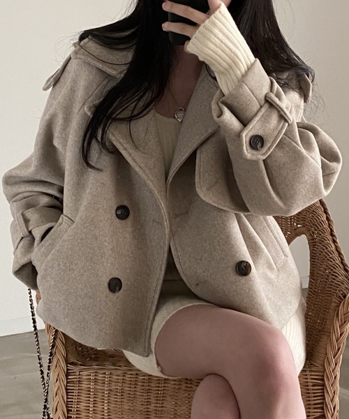 FREE STYLISTS(フリー スタイリスト)の「YUGA_YGMC Double-button short coat(テーラードジャケット・レディース・ベージュ/ブラック・FREE)」の2枚目の写真