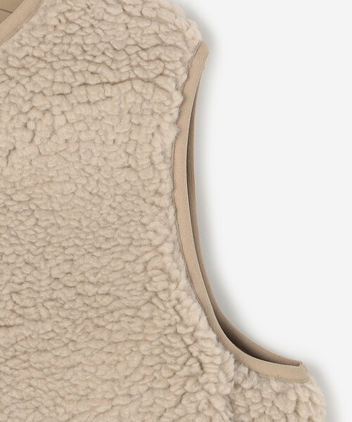 ORCIVAL（オーシバル）の「ORCIVAL | ボアフリース ノーカラーベスト WOMEN（その他アウター・レディース・チャコール/ベージュ・1）」の6枚目の写真