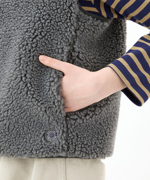 ORCIVAL（オーシバル）の「ORCIVAL | ボアフリース ノーカラーベスト WOMEN（その他アウター・レディース・チャコール/ベージュ・1）」の17枚目の写真