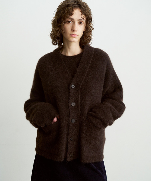 UNFIL（アンフィル）の「UNFIL アンフィル / stretch superkid mohair C/D ストレッチスーパーキッドモヘアカーディガン / WVFL-UW113（カーディガン/ボレロ・レディース・ブルー系その他/ダークブラウン・1）」の2枚目の写真