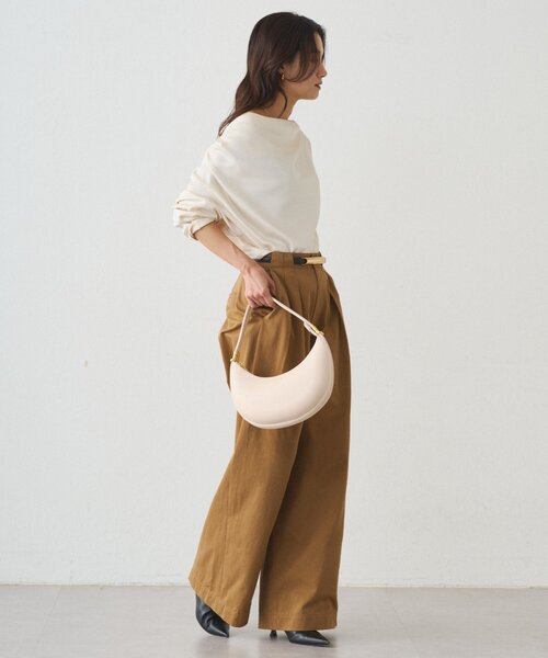 LOUNGEDRESS(ラウンジドレス)の「ドレープブラウス(シャツ/ブラウス・レディース・オフホワイト/ブラック・FREE)」の7枚目の写真