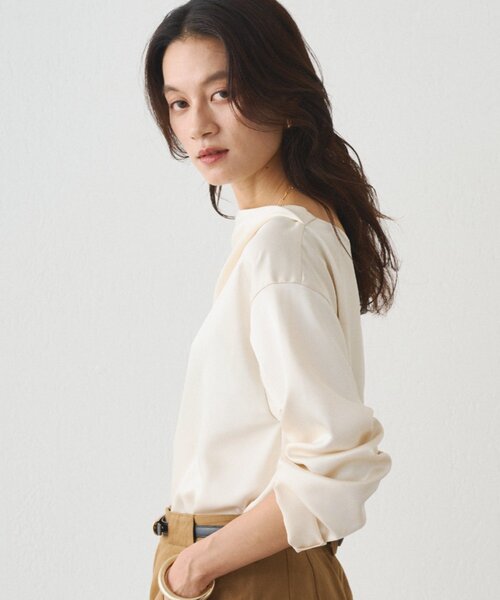 LOUNGEDRESS(ラウンジドレス)の「ドレープブラウス(シャツ/ブラウス・レディース・オフホワイト/ブラック・FREE)」の9枚目の写真