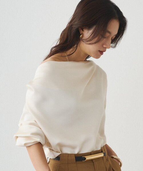 LOUNGEDRESS(ラウンジドレス)の「ドレープブラウス(シャツ/ブラウス・レディース・オフホワイト/ブラック・FREE)」の11枚目の写真