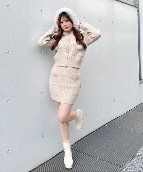 one way（ワンウェイ）の「ファー付きケーブルパーカー（パーカー・レディース・ブラック/ベージュ/グレー・FREE）」の10枚目の写真