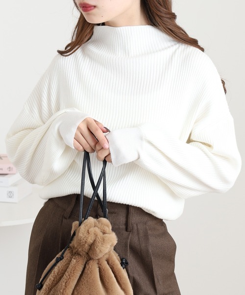 Ree&Mee(リーアンドミー)の「Ree&Mee 洗濯機で洗える ふんわり やさしい着心地 ミルキーニット バルーン袖 ボトルネック リブ ニット(ニット/セーター・レディース・ブラック/レッド/ピンク/グレー/オフホワイト・M/L)」の7枚目の写真