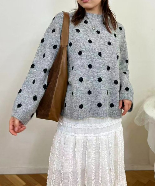 mebole(メボレ)の「Cozy Dot Sweater(ニット/セーター・レディース・ベージュ/グレー・FREE)」の1枚目の写真