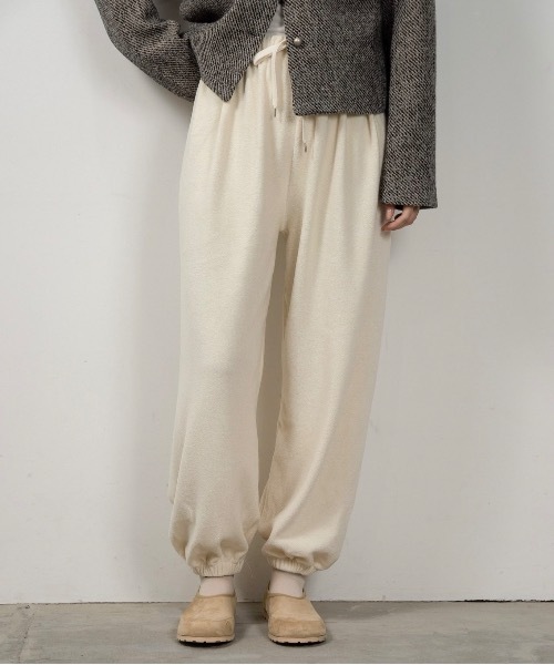 lawgy（ラウジー）の「brushed string rafu jogger pants / ブラッシュドストリングラフジョガーパンツ（その他パンツ・レディース・グレー/アイボリー/ブラック・FREE）」の2枚目の写真