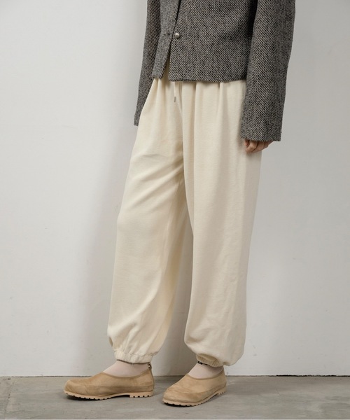 lawgy（ラウジー）の「brushed string rafu jogger pants / ブラッシュドストリングラフジョガーパンツ（その他パンツ・レディース・グレー/アイボリー/ブラック・FREE）」の5枚目の写真