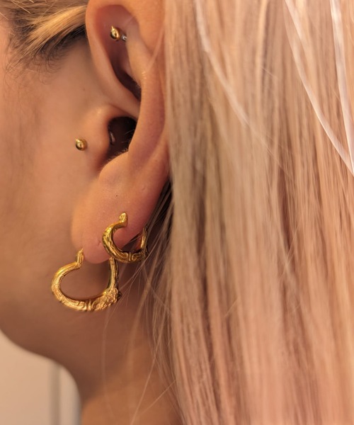 IRIEBEACH(アイリービーチ)の「MINI Open Heart pierce/【ハワイアンジュエリー】【サージカルステンレス】【金属アレルギー対応】【IRIEBEACH / アイリービーチ】つけっぱなしOK(ピアス(片耳用)・レディース・ピンク/ゴールド/シルバー・FREE)」の6枚目の写真