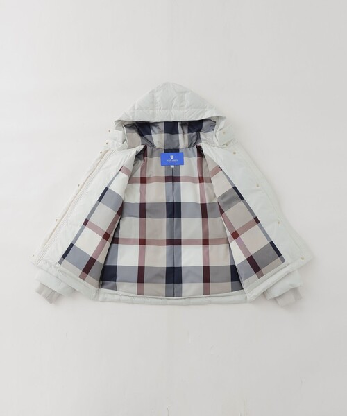 BLUE LABEL CRESTBRIDGE（ブルーレーベルクレストブリッジ）の「【一部店舗限定】タフタショートダウンコート（ダウンジャケット/コート・レディース・ダークネイビー/ブラック/ホワイト系その他・36/40/38）」の9枚目の写真