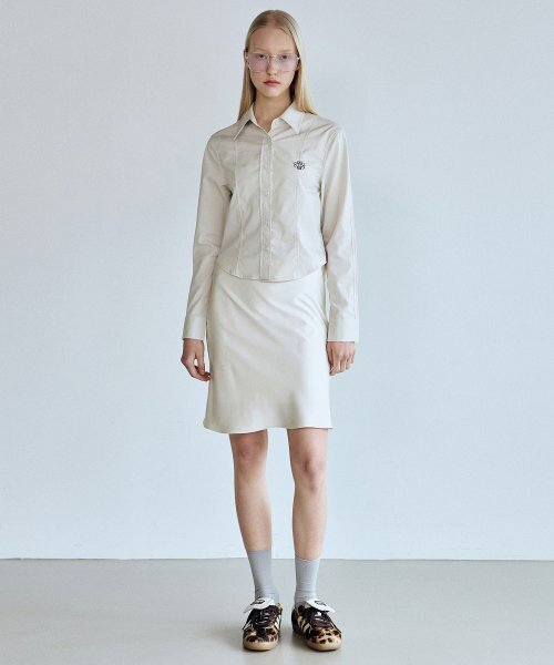 NICK&NICOLE(ニックアンドニコール)の「MINIMAL PINTUCK WRINKLE FREE SHIRT_BEIGE(シャツ/ブラウス・レディース・その他・MEDIUM/LARGE)」の4枚目の写真