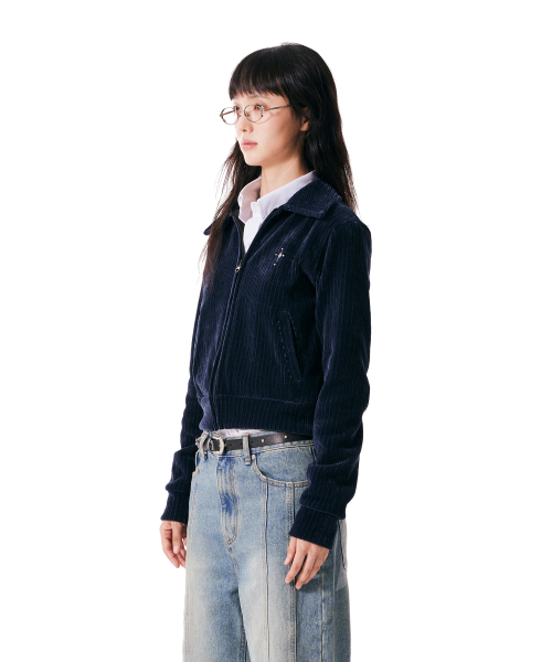 IUGAMAKARAS(イウガマカラス)の「Velour Collar Zip-Up Jacket (Navy)(その他アウター・レディース・その他・1/2)」の2枚目の写真