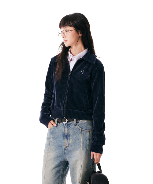 IUGAMAKARAS(イウガマカラス)の「Velour Collar Zip-Up Jacket (Navy)(その他アウター・レディース・その他・1/2)」の4枚目の写真
