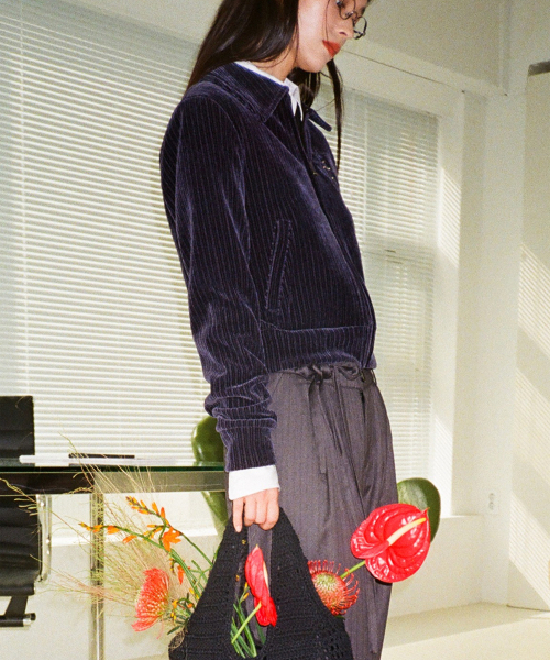 IUGAMAKARAS(イウガマカラス)の「Velour Collar Zip-Up Jacket (Navy)(その他アウター・レディース・その他・1/2)」の8枚目の写真