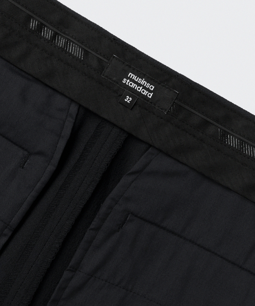 MUSINSA STANDARD（ムシンサスタンダード）の「クールタッチツーピンタックワイドヒドゥンバンディングスラックス[ブラック]（スラックス・メンズ・その他・36/27/28/29/34/32/30/31/33/26/38）」の6枚目の写真