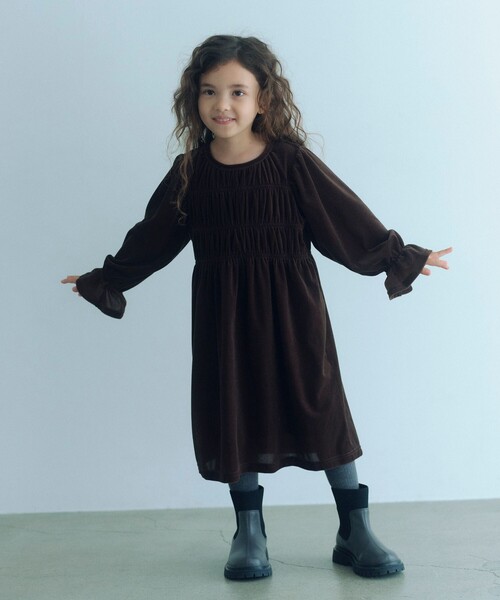 green label relaxing(グリーンレーベルリラクシング)の「シャーリング ワンピース / キッズ 110cm-160cm(ワンピース・キッズ・ダークブラウン/ケリーグリーン・110cm/160cm/120cm/130cm/150cm/140cm)」の4枚目の写真