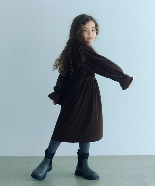 green label relaxing(グリーンレーベルリラクシング)の「シャーリング ワンピース / キッズ 110cm-160cm(ワンピース・キッズ・ダークブラウン/ケリーグリーン・110cm/160cm/120cm/130cm/150cm/140cm)」の5枚目の写真