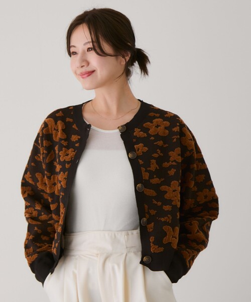 Jayro（ジャイロ）の「モール花柄ショートカーディガン（カーディガン/ボレロ・レディース・グレー/ホワイト系その他3/ダークブラウン・M）」の20枚目の写真