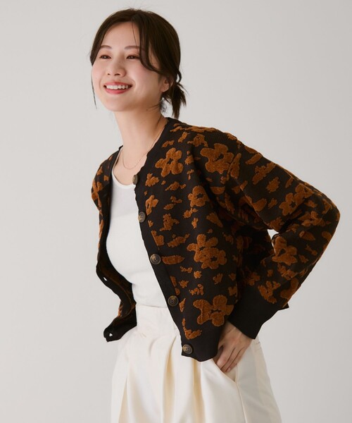 Jayro（ジャイロ）の「モール花柄ショートカーディガン（カーディガン/ボレロ・レディース・グレー/ホワイト系その他3/ダークブラウン・M）」の21枚目の写真