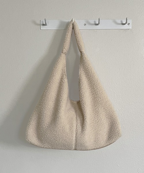 by muni:r（バイ ムニール）の「プードルファー ショルダーバッグ＆レザーポーチセット（ショルダーバッグ・レディース・ブラウン/アイボリー/カーキ/ライトブラウン・FREE）」の2枚目の写真