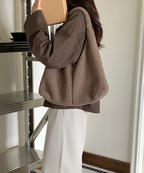 by muni:r（バイ ムニール）の「プードルファー ショルダーバッグ＆レザーポーチセット（ショルダーバッグ・レディース・ブラウン/アイボリー/カーキ/ライトブラウン・FREE）」の12枚目の写真