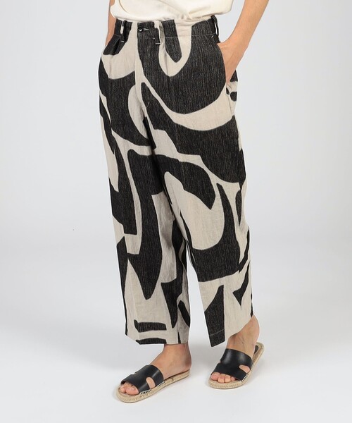 HAVERSACK（ハバーザック）の「HAVERSACK ATTIRE リネンコットン 総柄パンツ（その他パンツ・メンズ・グレー系その他・S）」の2枚目の写真