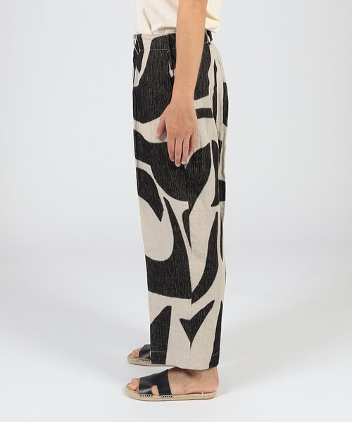 HAVERSACK（ハバーザック）の「HAVERSACK ATTIRE リネンコットン 総柄パンツ（その他パンツ・メンズ・グレー系その他・S）」の4枚目の写真