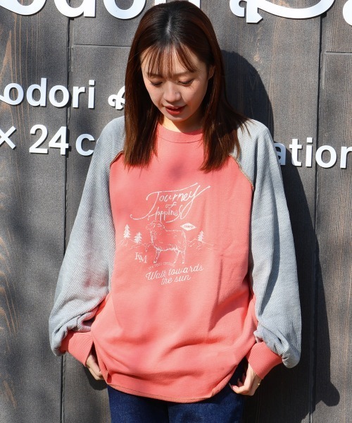 KRIFF MAYER Lady's Collection(クリフメイヤーレディースコレクション)の「のび~る裏毛 異素材切替ラグランスウェット / プルオーバー(ストレッチ・サーマル・ヴィンテージ風)(スウェット・レディース・オートミール/チャコール/カラフル/ピンク・MEDIUM/LARGE)」の4枚目の写真