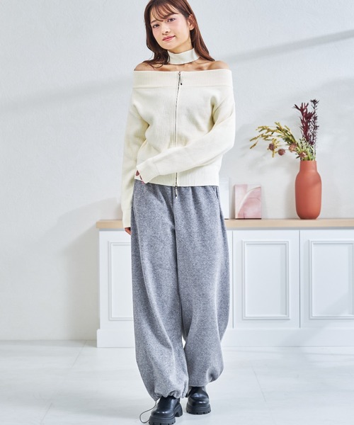 MISCH MASCH(ミッシュマッシュ)の「ZOZO限定 チョーカー付きダブルジップオフショルニット(ニット/セーター・レディース・アイボリー/ネイビー・フリ-)」の6枚目の写真