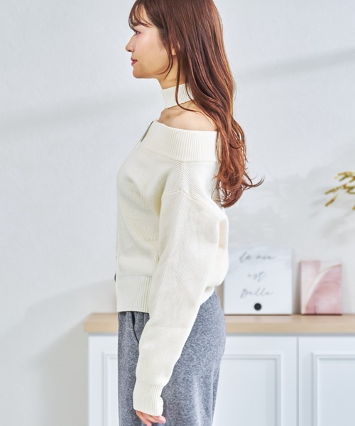 MISCH MASCH(ミッシュマッシュ)の「ZOZO限定 チョーカー付きダブルジップオフショルニット(ニット/セーター・レディース・アイボリー/ネイビー・フリ-)」の15枚目の写真