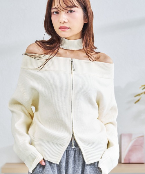 MISCH MASCH(ミッシュマッシュ)の「ZOZO限定 チョーカー付きダブルジップオフショルニット(ニット/セーター・レディース・アイボリー/ネイビー・フリ-)」の3枚目の写真