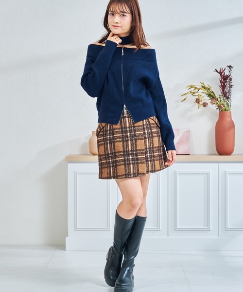 MISCH MASCH(ミッシュマッシュ)の「ZOZO限定 チョーカー付きダブルジップオフショルニット(ニット/セーター・レディース・アイボリー/ネイビー・フリ-)」の12枚目の写真