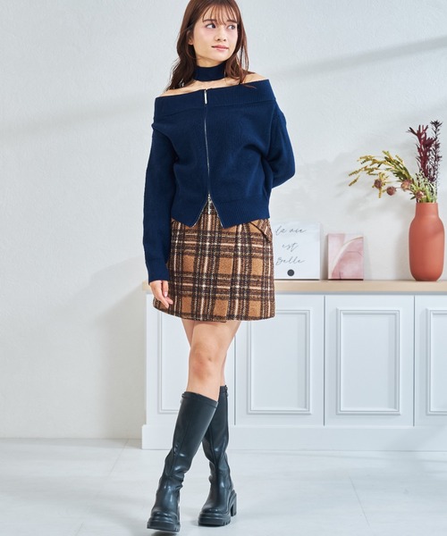 MISCH MASCH(ミッシュマッシュ)の「ZOZO限定 チョーカー付きダブルジップオフショルニット(ニット/セーター・レディース・アイボリー/ネイビー・フリ-)」の14枚目の写真