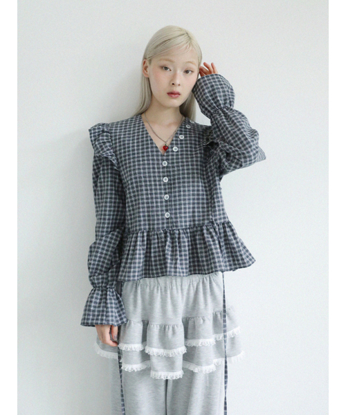 UGLY SHADOW(アグリーシャドウ)の「ボタンチェックフリルブラウス(チャコール)(シャツ/ブラウス・レディース・その他・FREE)」の1枚目の写真