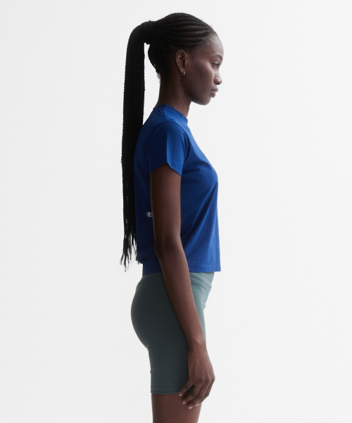 MENASOO(ミナス)の「VENODE Small Track Logo Active Tshirts_Blue (Crop Fit)(Tシャツ/カットソー・レディース・ブルー・1/2)」の3枚目の写真