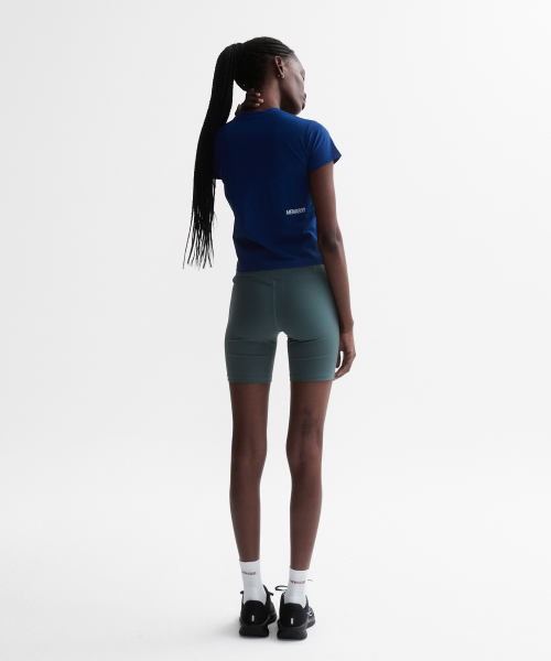 MENASOO(ミナス)の「VENODE Small Track Logo Active Tshirts_Blue (Crop Fit)(Tシャツ/カットソー・レディース・ブルー・1/2)」の9枚目の写真