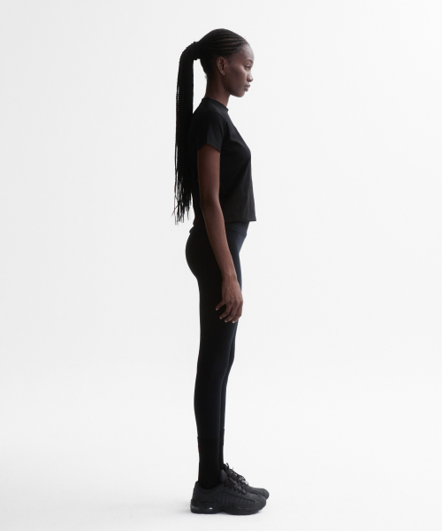 MENASOO(ミナス)の「VENODE Runfree Crop Tshirts_Black (Crop Fit)(Tシャツ/カットソー・レディース・ブラック・1/2)」の8枚目の写真