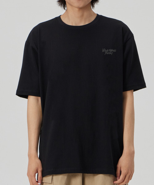 BY.L(バイエル)の「グラフィティロゴ半袖Tシャツブラックチャコール(Tシャツ/カットソー・メンズ・その他・MEDIUM/LARGE/X-LARGE)」の3枚目の写真