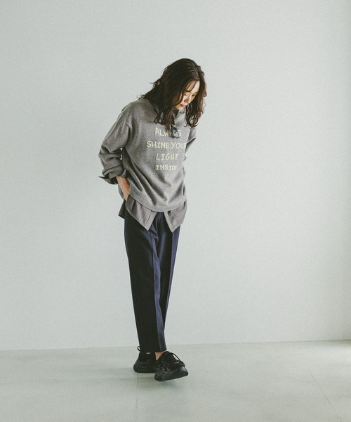 GLOBAL WORK（グローバルワーク）の「毛玉になりにくいロゴプルオーバー/612328（ニット/セーター・レディース・グレー/グレイッシュベージュ/ブラウン・MEDIUM/LARGE）」の6枚目の写真