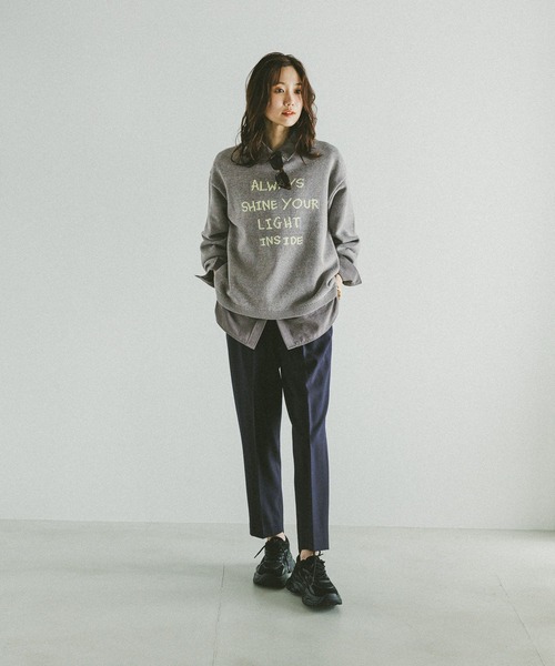 GLOBAL WORK（グローバルワーク）の「毛玉になりにくいロゴプルオーバー/612328（ニット/セーター・レディース・グレー/グレイッシュベージュ/ブラウン・MEDIUM/LARGE）」の4枚目の写真