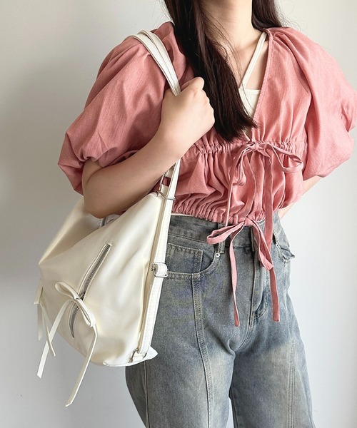 apres jour（アプレジュール）の「【apres jour×ARIAZ】2WAYリボンデザインバッグ（ショルダーバッグ・レディース・オフホワイト/ブラック/ライトピンク・FREE）」の4枚目の写真