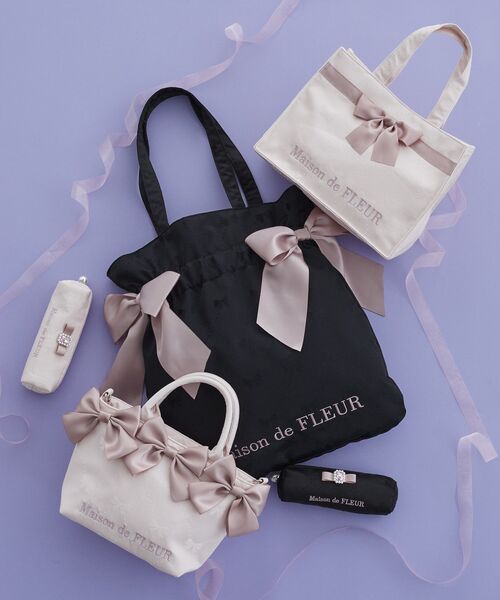 Maison de FLEUR（メゾンドフルール）の「リボンジャカードパールビジューロングポーチ（ポーチ・レディース・ブラック/ピンク・FREE）」の4枚目の写真