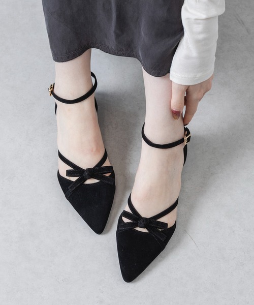 EVOL(イーボル)の「【美脚効果・22.0-25.0cm展開】2cmヒールリボンセパレートパンプス CA23862(パンプス・レディース・ベージュ/ブラック/グレー系その他/ブラック系その他/ブラウン系その他・22.0cm/22.5cm/23.0cm/23.5cm/24.0cm/24.5cm/25.0cm)」の2枚目の写真