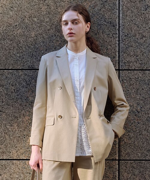 J.PRESS Ladies(J.プレス レディス)の「【人気素材・セットアップ対応】セルロースリネンストレッチ ダブル ジャケット(テーラードジャケット・レディース・ネイビー系/グレー系/ベージュ系・XS)」の2枚目の写真