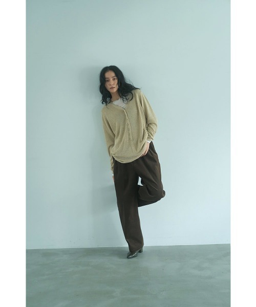 marjour（マージュール）の「NUANCE OVERSIZED HENRY KNIT（ニット/セーター・レディース・グレー/ベージュ・M）」の7枚目の写真