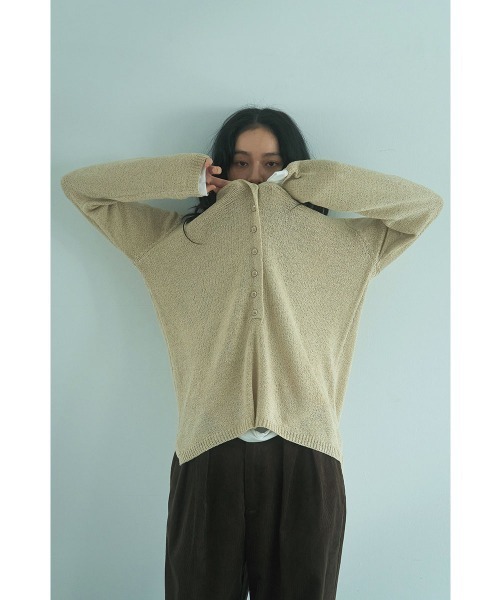 marjour（マージュール）の「NUANCE OVERSIZED HENRY KNIT（ニット/セーター・レディース・グレー/ベージュ・M）」の11枚目の写真
