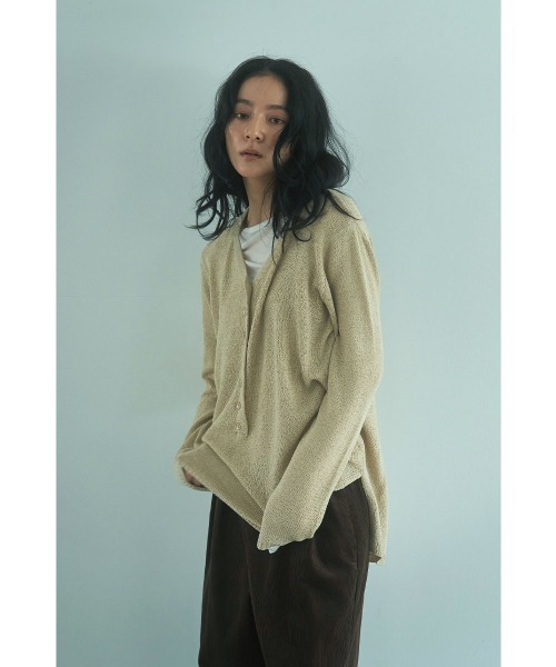 marjour（マージュール）の「NUANCE OVERSIZED HENRY KNIT（ニット/セーター・レディース・グレー/ベージュ・M）」の12枚目の写真